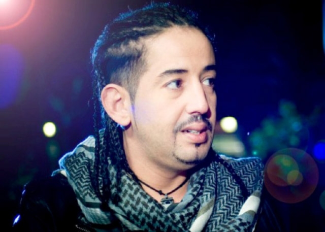 الممثل طارق البخاري، المقيم بالسويد: "توحشت بلادي بزاف"
