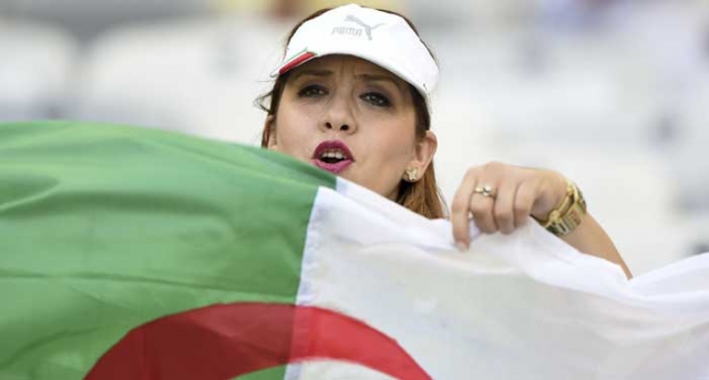 كيف تفاعل المغاربة مع مباراة الجزائر؟