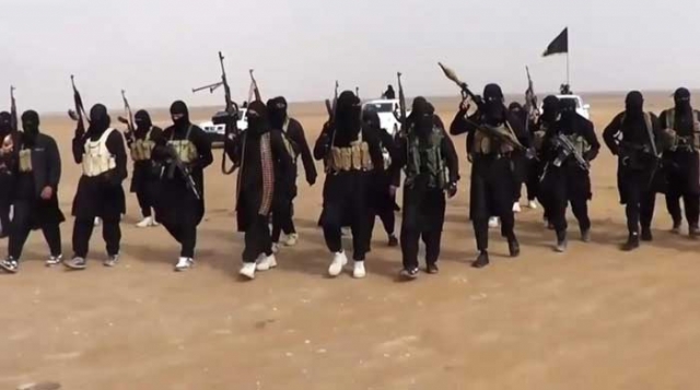 رواد الفيسبوك يزيلون الحجاب عن "وزارات" "داعش"