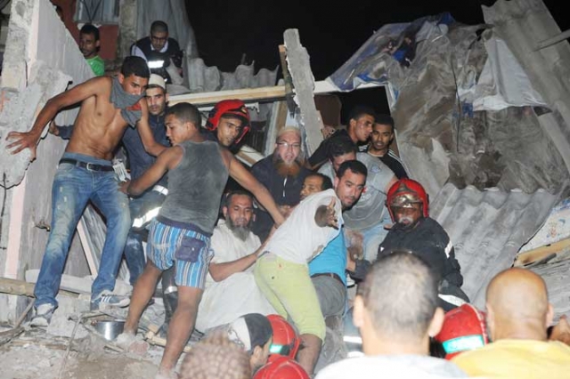 قتلى ومصابون في انهيار عمارتين بحي بوركون في الدار البيضاء