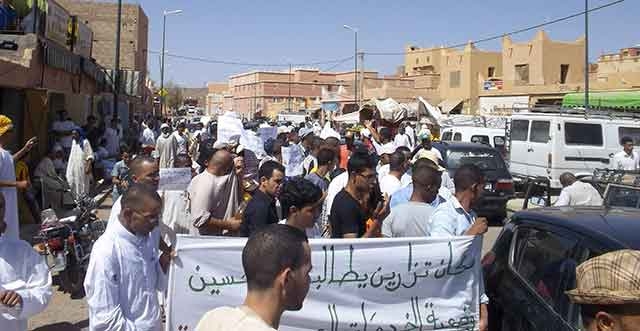 8 قبائل بتامكروت  تعتصم أمام عمالة زاكورة بسبب العطش