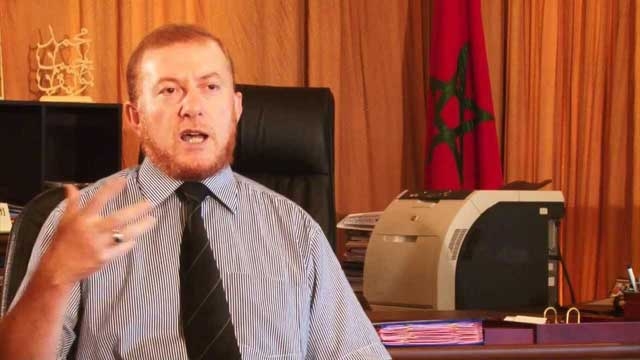 الوزير بوليف ينثر الورد على اقتصاد المغرب في "الفايسبوك"