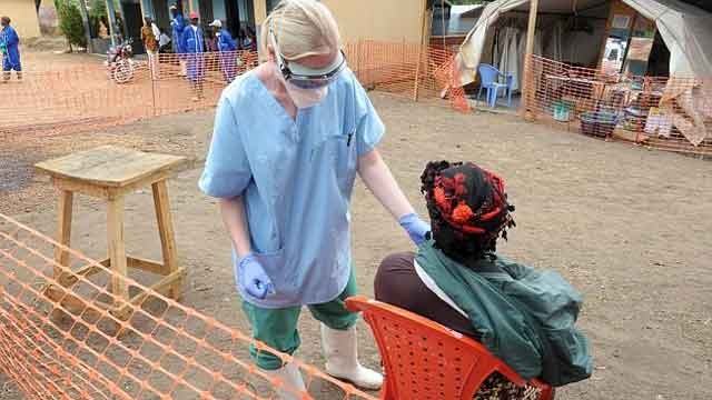 أطباء بلا حدود: العالم يخسر معركة " إيبولا"