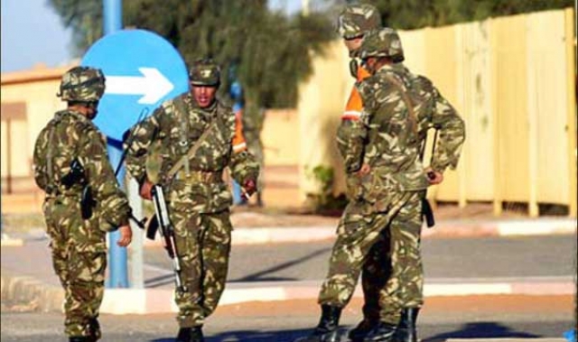 هراوات اللواء الجزائري شريف عبد الرزاق تنهال على ظهور أمازيغيي غرداية