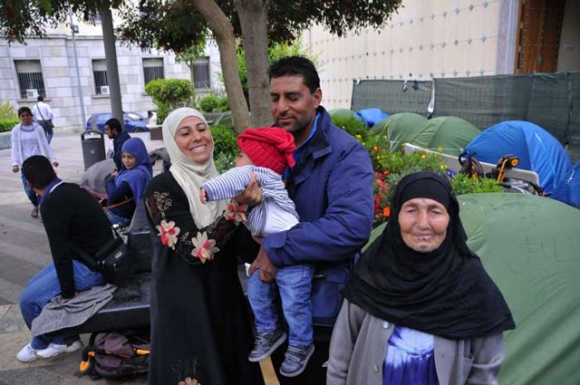 سوريون في سبتة المحتلة: أخرجونا من هذا السجن، إننا لاجئون ولسنا مهاجرين