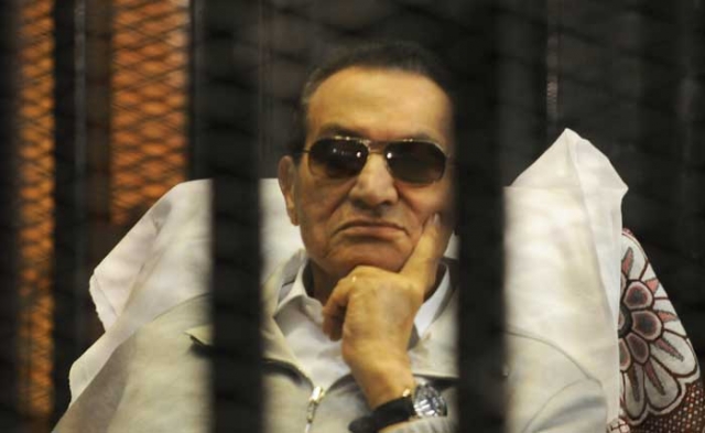 الحكم ببراءة حسني مبارك ونجليه والعادلي ومساعديه من كافة التهم الموجهة إليهم