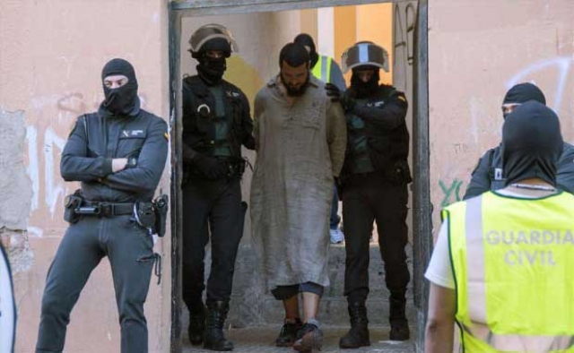 جريدة "ألباييس": رجال "الديستي" في مهمة مقدسة لتطهير إسبانيا من الجهاديين