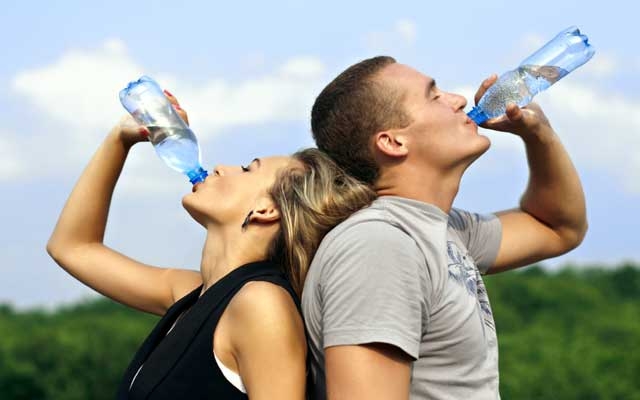 هل تعرف  أفضل  الأوقات لشرب الماء؟