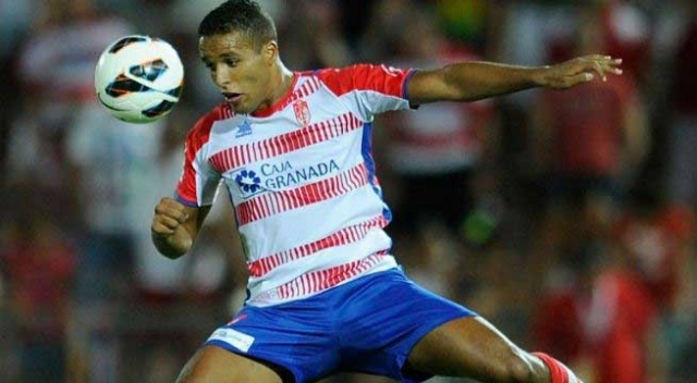 لماذا تم توقيف اللاعب المغربي يوسف العربي أربع مباريات؟