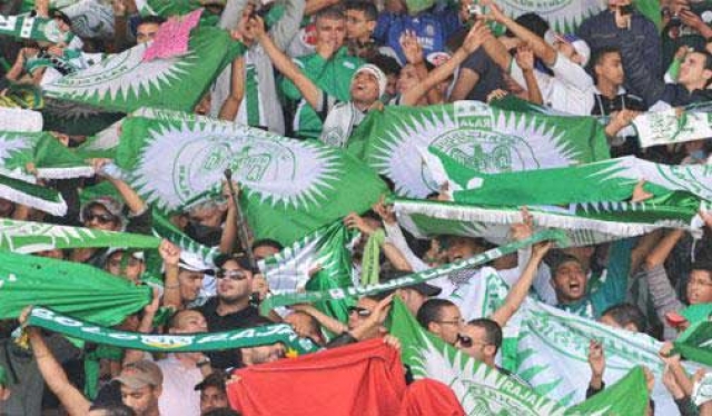 الأمن الجزائري يعتدي على مشجعين رجاويين بمجزرة سطيف (مع فيديو)
