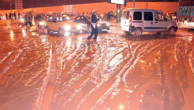 الأمطار الغزيرة تعري واقع الفساد والساكنة تطالب بفتح أوراش البنية التحتية بمراكش