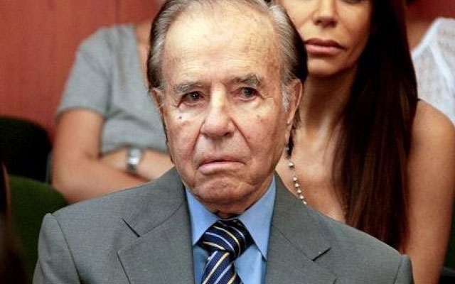 الرئيس الأرجنتيني السابق منعم يدان بأربع سنوات ونصف سجنا