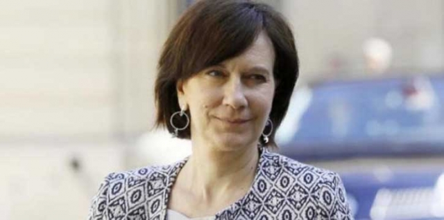 وزيرة فرنسية تهاجم "الحجاب" وتعتبره "سجنا لأجساد النساء"