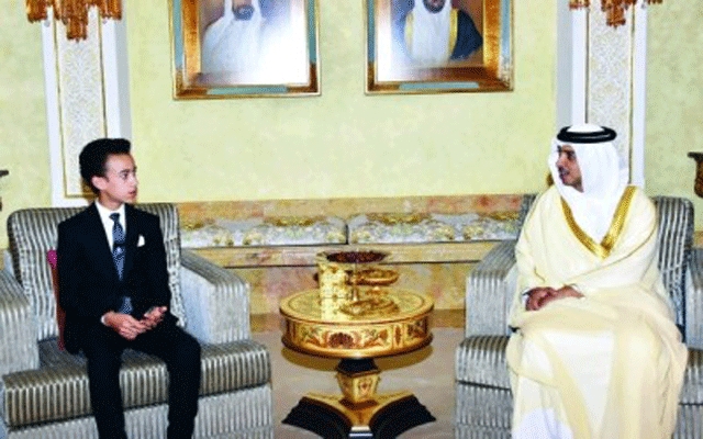 في سن الـ13 الأمير مولاي الحسن يثير إعجاب كبار شخصيات الإمارات التي يزورها في مهمة خاصة( مع فيديو)