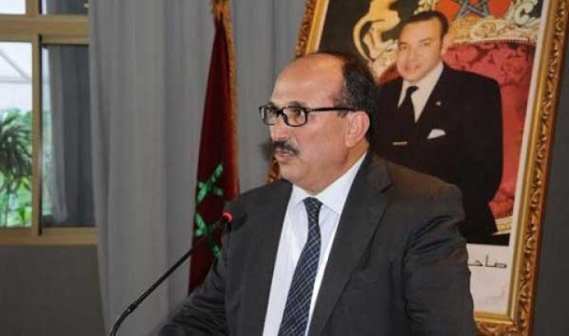 الوزير السكوري  يقصف دولة بوتفليقة من قلب الصحراء المغربية