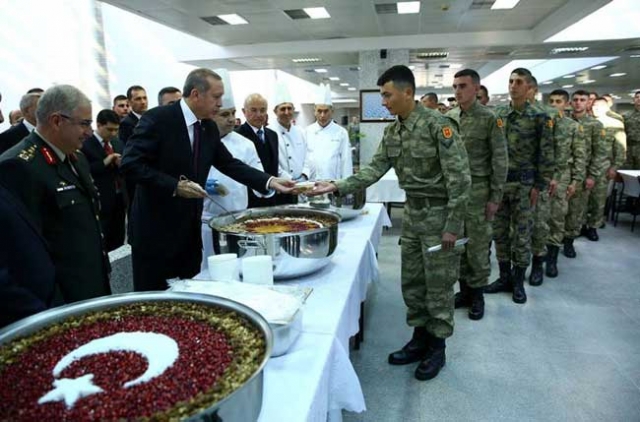 تركيا تعلن حل الحرس الرئاسي وتوقيف أحد كبار مساعدي غولن