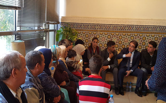 الوزير بنعتيق يجتمع بعائلات المغاربة المحتجزين بليبيا