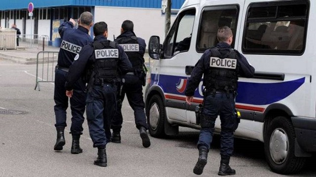 إصابة خمسة مهاجرين في إطلاق رصاص خلال شجار في كاليه الفرنسية