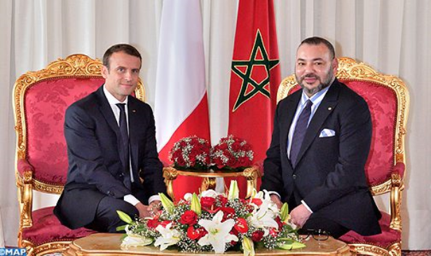 الملك محمد السادس يستقبل بأبيدجان رئيس الجمهورية الفرنسية