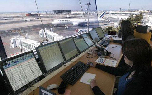 تقنيو الملاحة الجوية يقررون الإنقطاع عن العمل في جميع المطارات