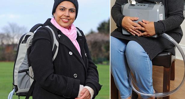 سيدة بريطانية من أصول عربية تعيش بقلب نابض تحمله في حقيبتها