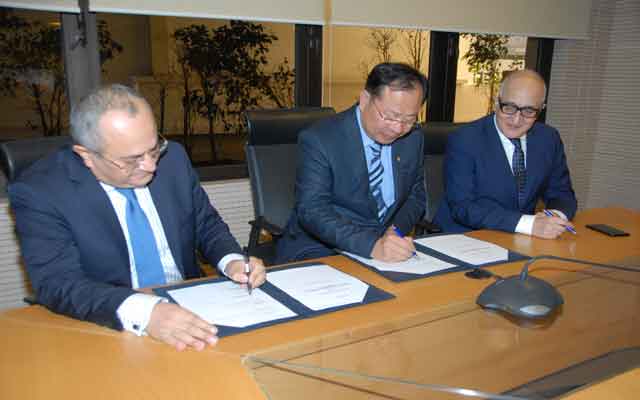 بنك الصين للتنمية والبنك المغربي للتجارة الخارجية لإفريقيا يوقعان اتفاقية تعاون