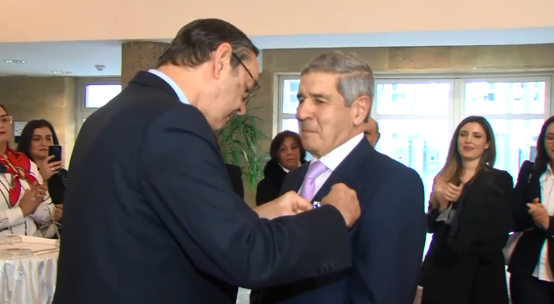 اسبانيا تمنح  الرئيس السابق للمجلس الدستوري محمد أشركي وسام الصليب للاستحقاق المدني ( مع فيديو)