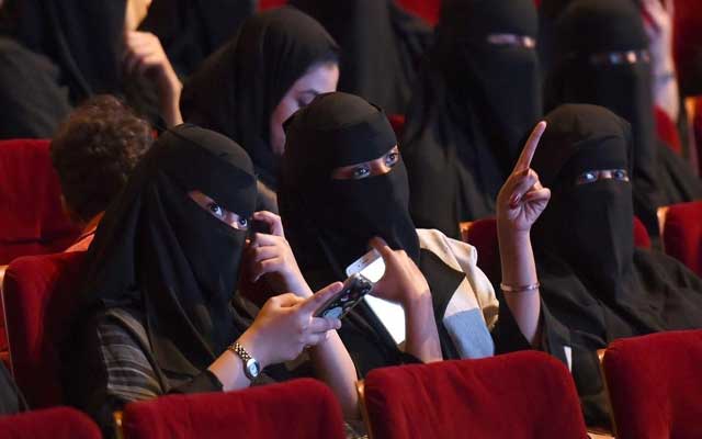 هذا ما قالته أميرة سعودية بعد حضورها حفل افتتاح أول قاعة سينما بالرياض (مع فيديو)