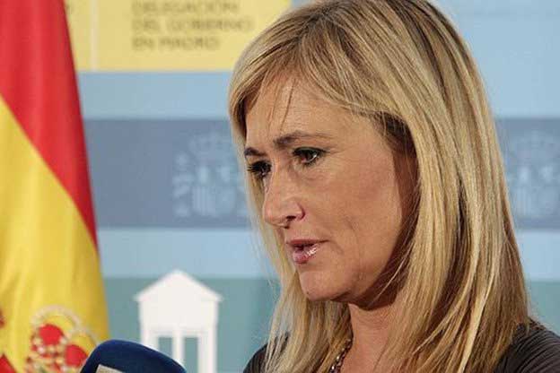 استقالة رئيسة حكومة مدريد بسبب سرقتها لعلبتي كريم (مع فيديو)