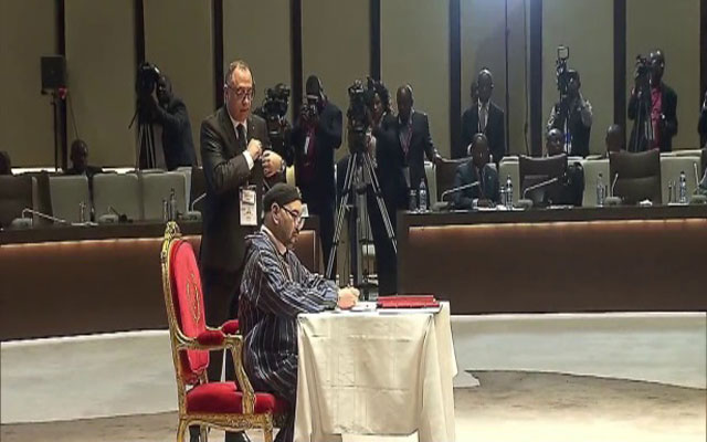 في اختتام القمة.. الملك يوقع البروتوكول المؤسس للجنة المناخ لحوض الكونغو
