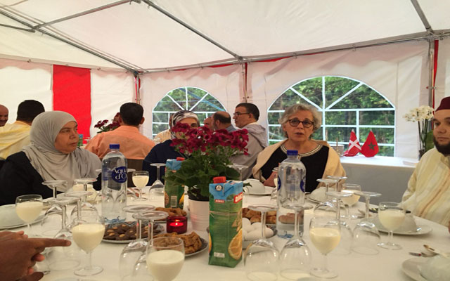 سفيرة المغرب بالدانمارك الرويسي تقيم مأدبة إفطار على شرف الجالية