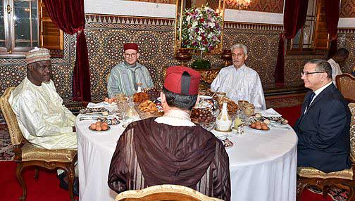 الملك يقيم مأدبة إفطار على شرف رئيس مفوضية الاتحاد الإفريقي
