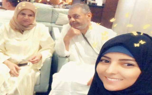 الإعلامية مريم سعيد تتوجه إلى مكة المكرمة رفقة والديها