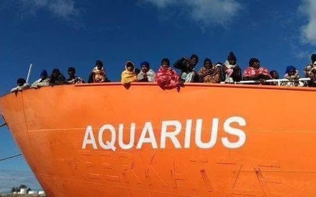إعلان فرنسا استعدادها لاستقبال مهاجري سفينة إكواريوس..