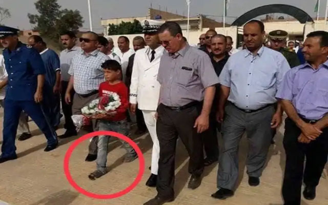 صورة طفل النعل الممزق التي أخرست خطاب الإستقلال لجزائر المليون شهيد 