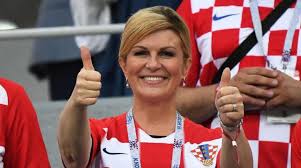 حتى نفهم كيف أوقعت الرئيسة الكرواتية السياسة في قلب الرياضة..