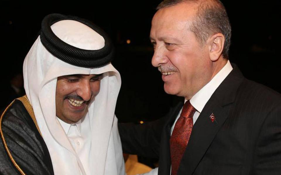 قطر: الدولار لتركيا والخشب للمغرب