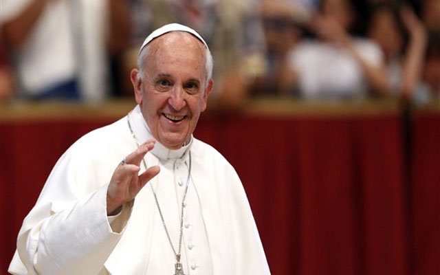 البابا ينتقد "الحرية من دون ضوابط" أمام 70 ألف شاب في روما..