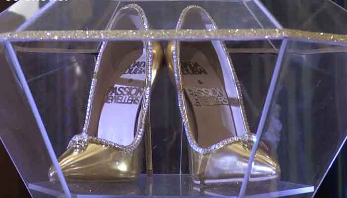 شاهد .. حذاء ثمنه 17 مليون دولار في دبي(مع فيديو)