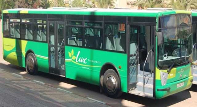 توقف حافلات "اللوكس" عن العمل.... محنة حقيقية لطلبة الجامعة بالمحمدية