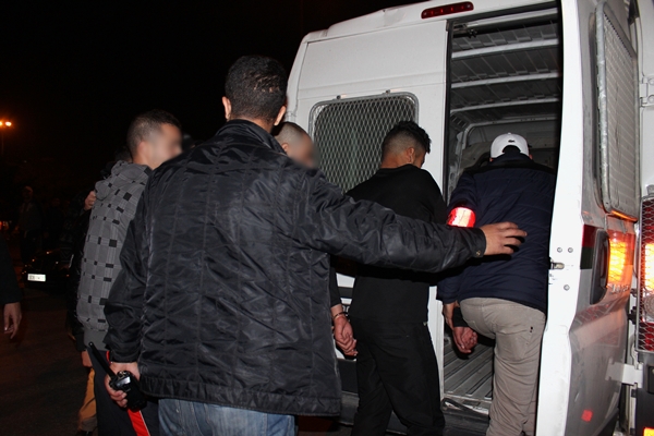 أمن تطوان يعتقل 4 أشخاص لارتكابهم سرقة سيارة في ملكية اسباني