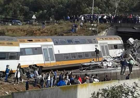 ضحايا حادث قطار بوالقنادل يتعرضون للنهب من طرف الشمكارة
