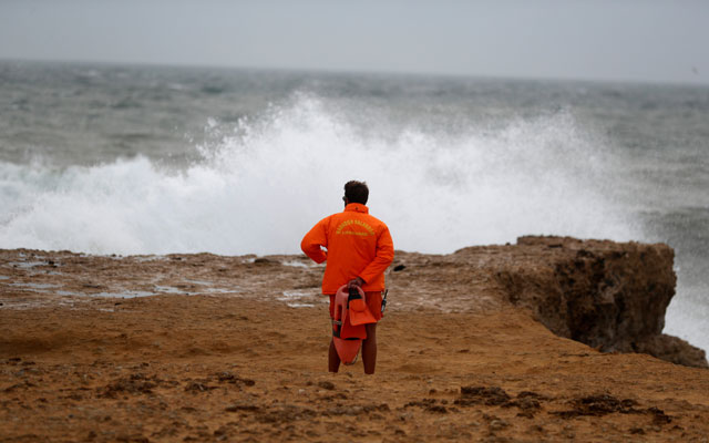 بعد أن حاذت عن الشواطئ المغربية، قوة إعصار ليزلي تضرب البرتغال