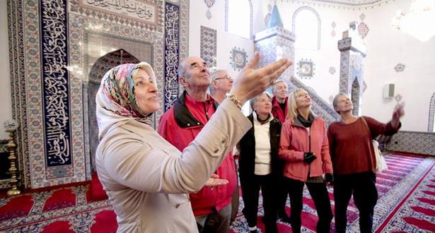 ألمانيا تفتح أبواب المساجد للزائرين تزامنا مع هذه الذكرى