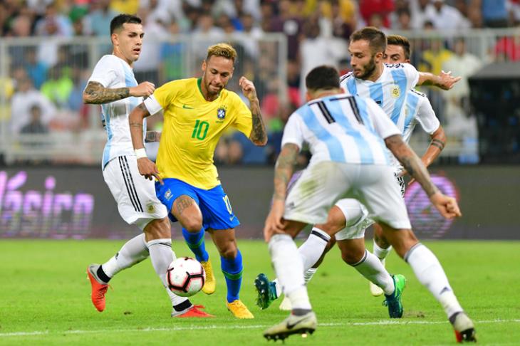 المنتخب البرازيلي يخطف فوزًا قاتلا من نظيره الأرجنتيني