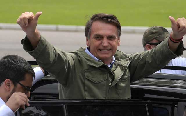 البرازيليون يختارون العودة للحقبة الديكتاتورية من خلال الرئيس الجديد