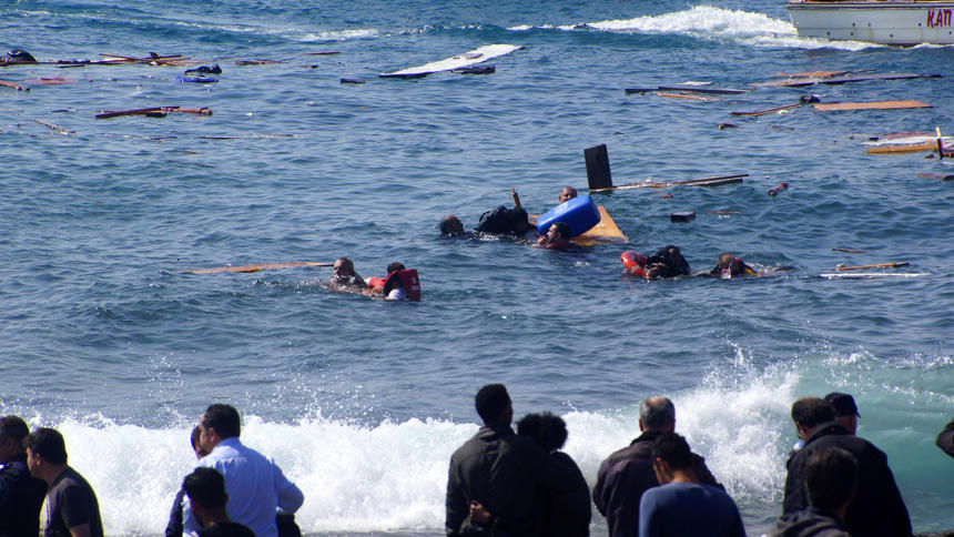 مأساة ..غرق قاربين بإيطاليا بهما 200 مهاجر من بينهم  مغاربيين