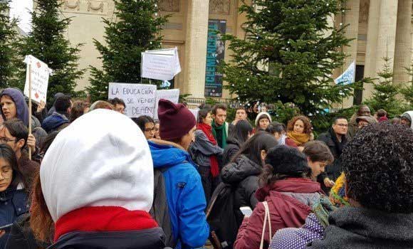 بعد "السترات الصفراء".. الطلاب الفرنسيون والأجانب يخرجون للاحتجاج على ارتفاع رسوم التسجيل