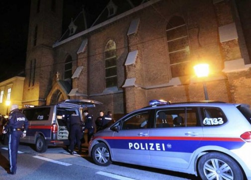 هجوم مسلح داخل كنيسة في فيينا وإصابة 15 شخصا بجروح