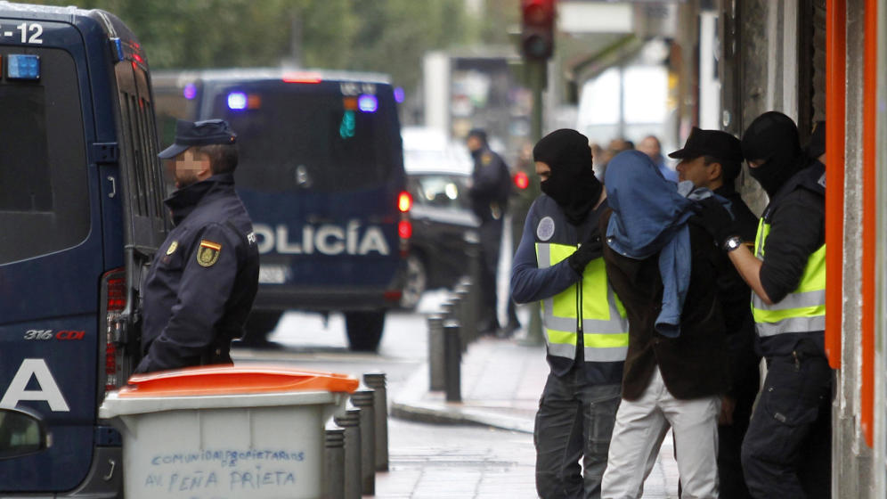 مغربي في قبضة الأمن الإسباني للاشتباه في انتمائه لمنظمة إرهابية